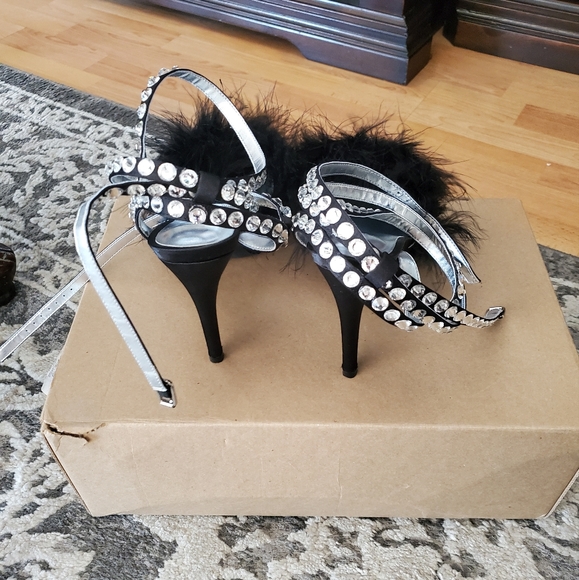 Dollskill heels - Picture 3 of 5